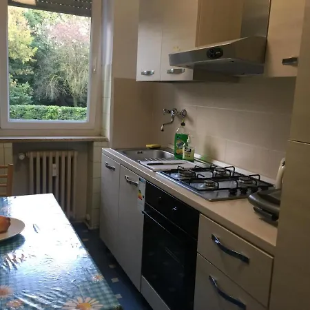 Alojamento de Acomodação e Pequeno-almoço Mestre Venice City Apartment 2*